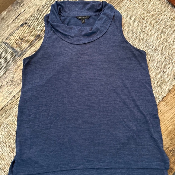 🔵EUC - BANANA REPUBLIC COWL NECK SLEEVELESS TOP🔵 - Picture 3 of 10